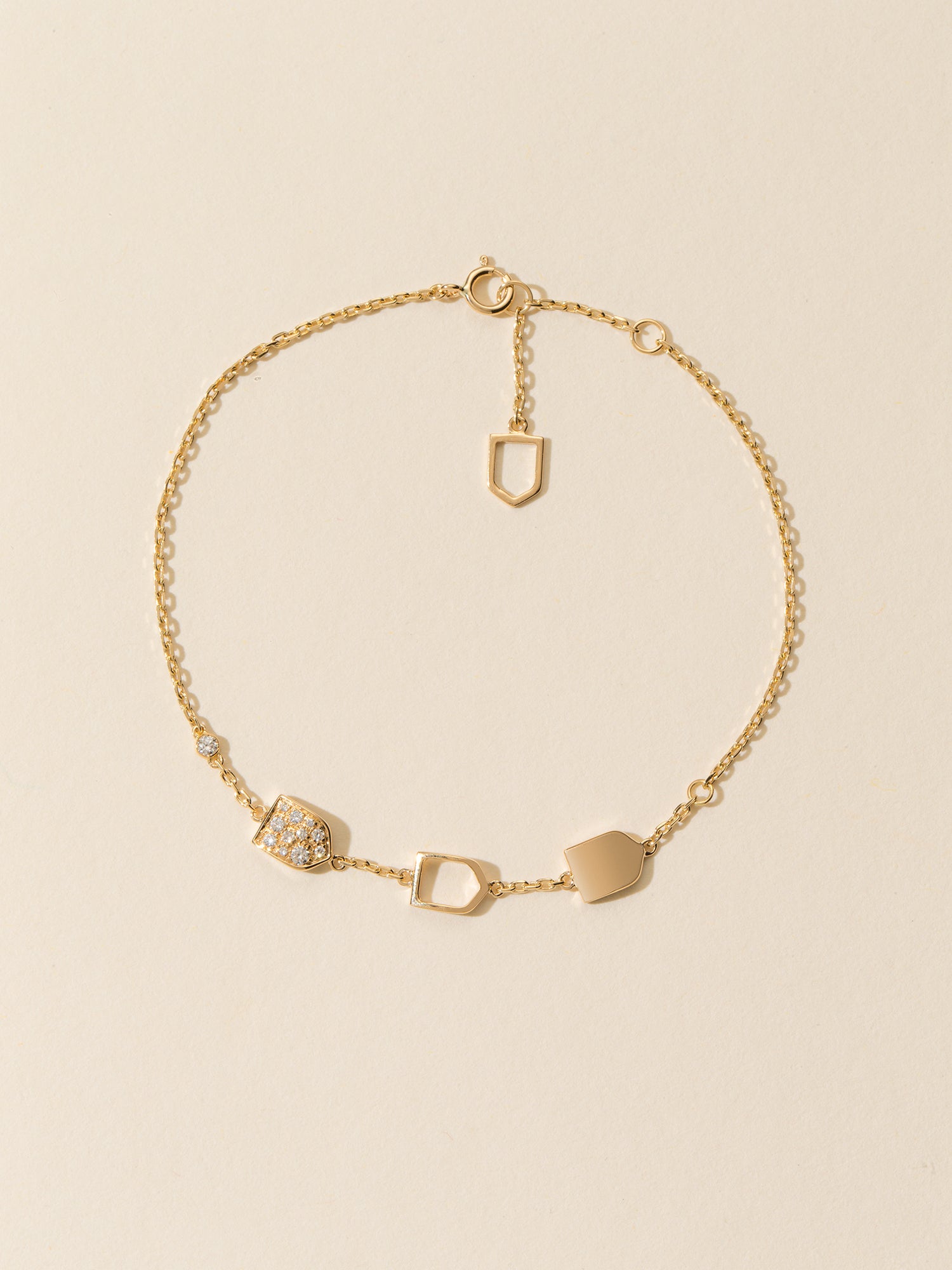 Bracelet multi Blason d'Or sur chaîne avec diamant personnalisable
