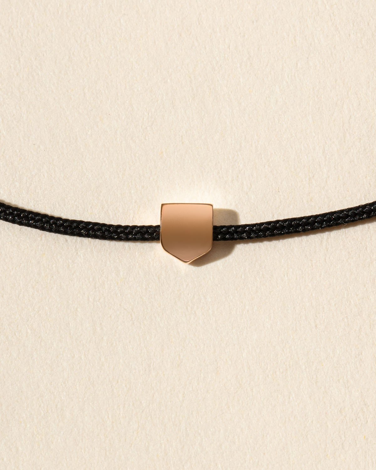 Bracelet mini Blason d'Or sur cordon personnalisable