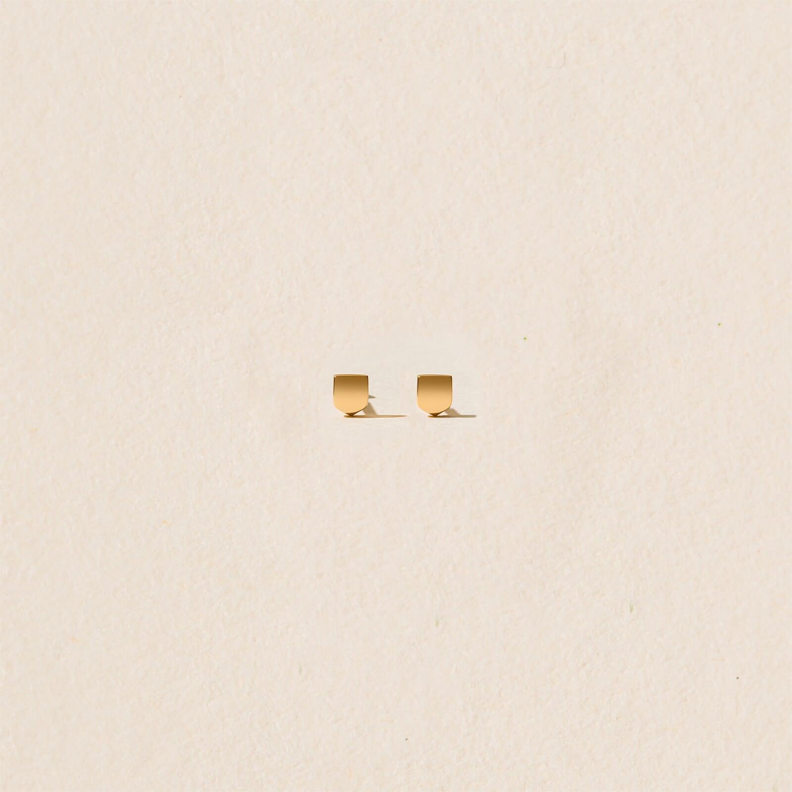 Customisable duo golden shield stud earrings - Size XS