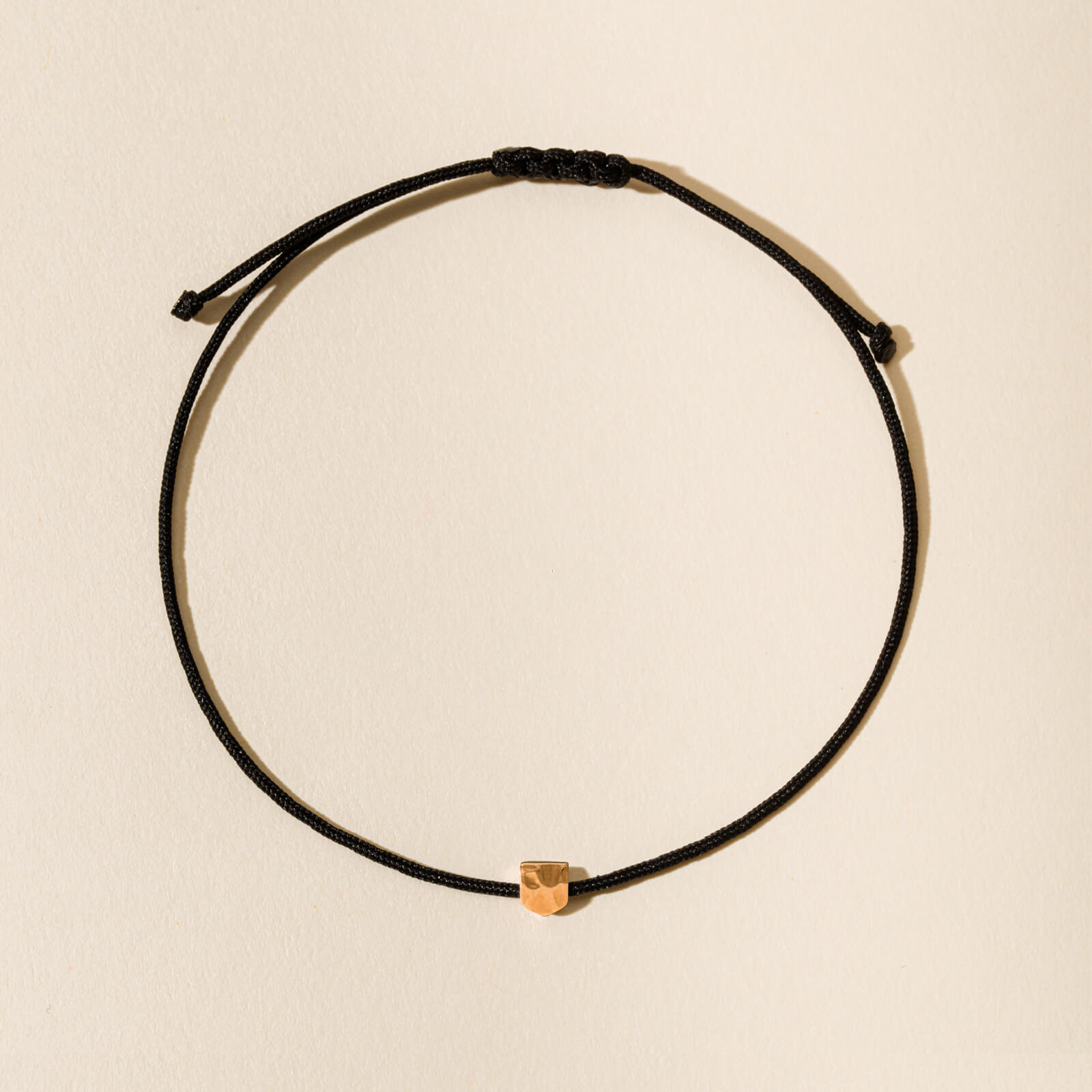 Bracelet cordon personnalisable - mini blason martelé