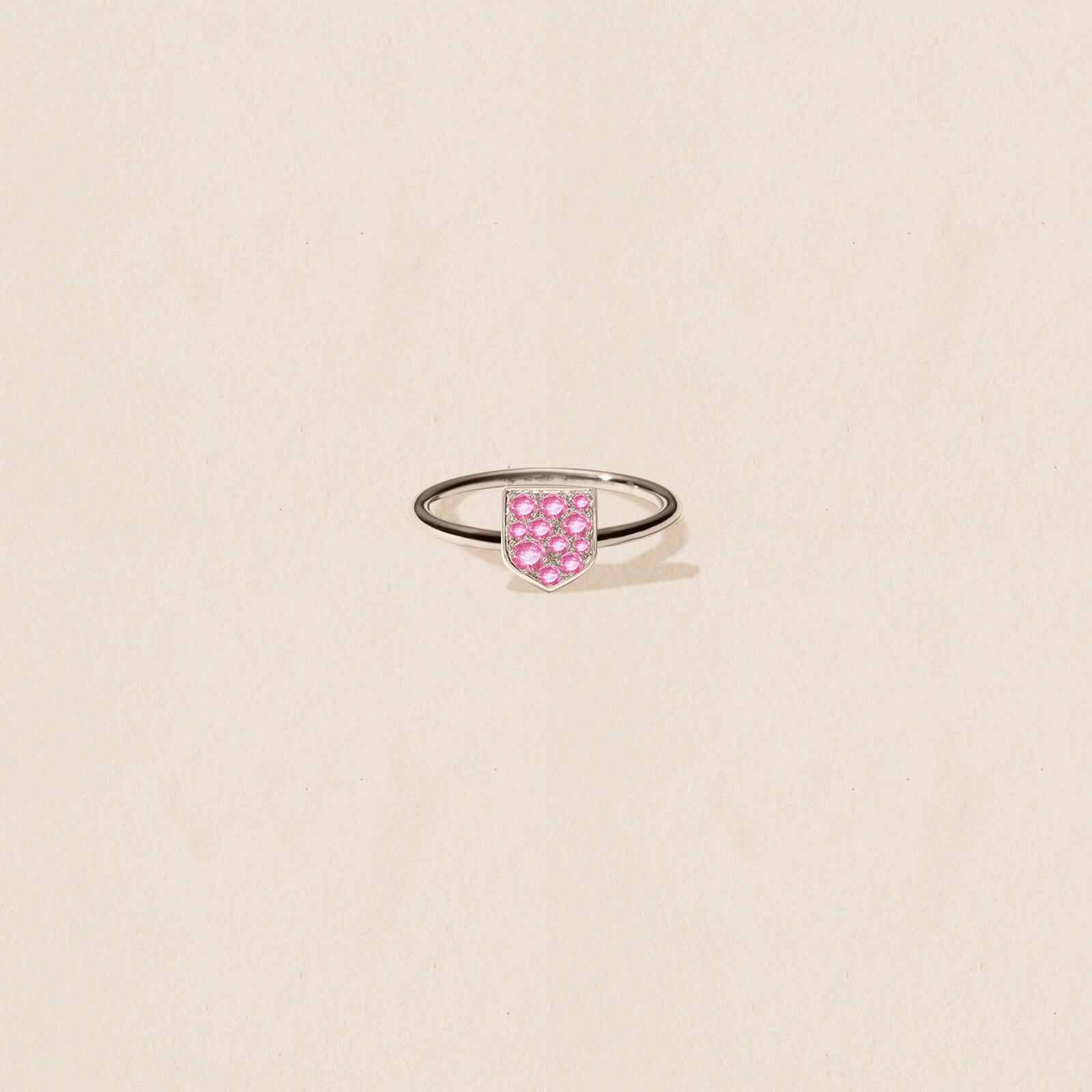 Bague Blason d'Or pavé saphir rose sur anneau - taille M