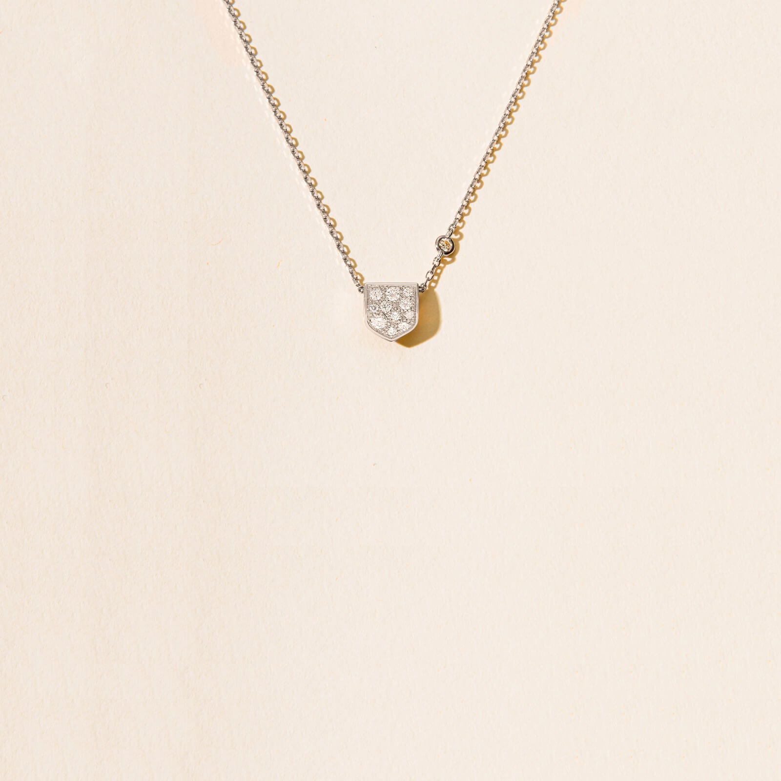 Collier chaine personnalisable - blason S pavé diamants